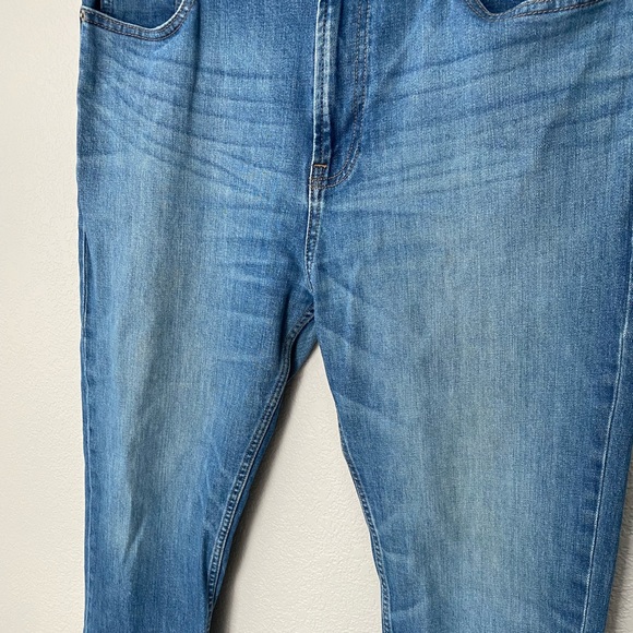 Everlane - Picture 2 of 4